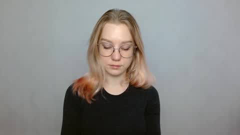 Abby Lovense is active online show from January 2025 09:05:01 AM