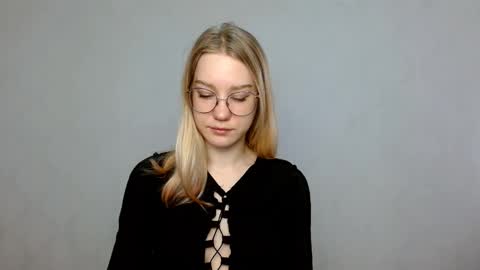 Abby Lovense is active online show from February 2025 08:38:01 AM