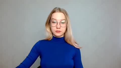 Abby Lovense is active online show from February 2025 07:17:01 AM