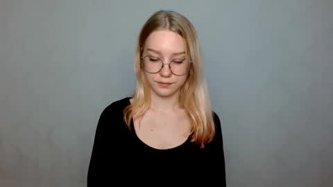 Abby Lovense is active online show from February 2025 11:09:02 AM