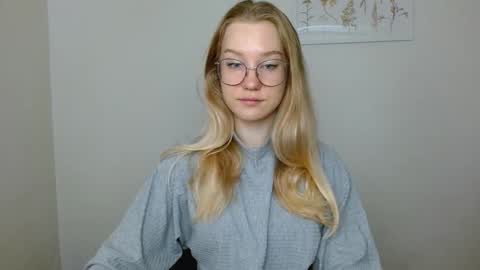 Abby Lovense is active online show from September 2025 10:25:02 AM