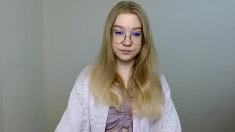 Abby Lovense is active online show from May 2026 10:09:01 AM
