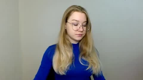 Abby Lovense is active online show from May 2026 09:17:01 AM
