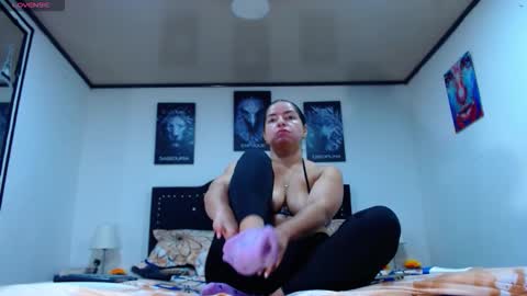 Snapshot of abbyshinne chatting on February 2026 03:44:01 PM abbyshinne online show from February 2026 03:44:01 PM