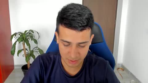 Independence model AbelAsburgo online show from October 2025 07:16:02 PM