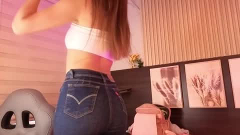 Snapshot of abella_as chatting on September 2025 02:22:01 PM Abella online show from September 2025 02:22:01 PM