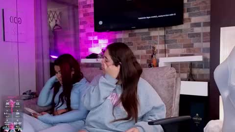 Snapshot of abella_as chatting on October 2025 06:19:02 PM Abella online show from October 2025 06:19:02 PM