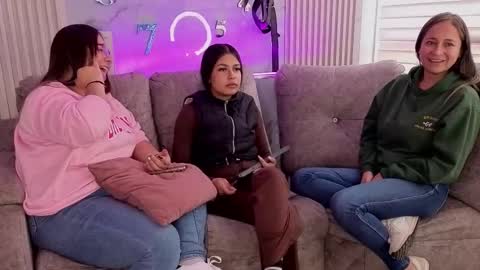 abella_as_ online show from February 2026 03:43:01 PM