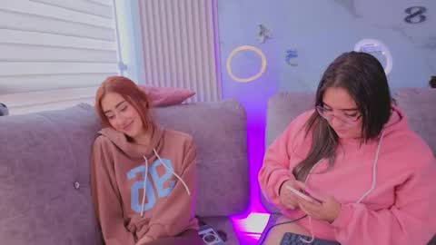 abella_as_ online show from April 2026 06:34:01 PM