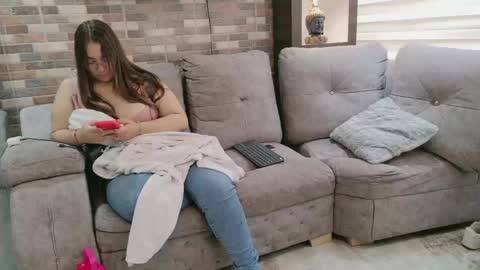 abella_as_ online show from May 2026 02:45:01 PM