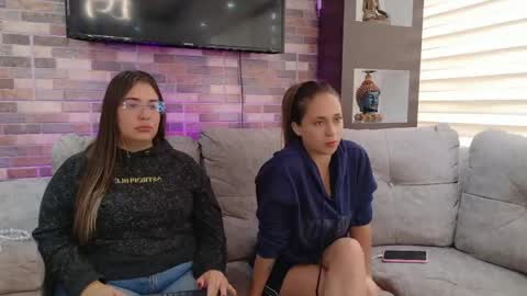 abella_as_ online show from May 2026 02:35:01 PM