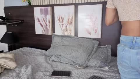 abella_as_ online show from May 2026 10:36:01 AM