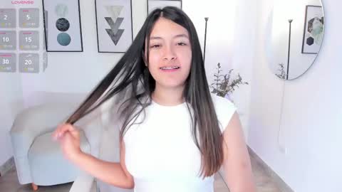 Snapshot of abella_ruiz chatting on March 2025 05:03:02 PM Abella Ruiz online show from March 2025 05:03:02 PM