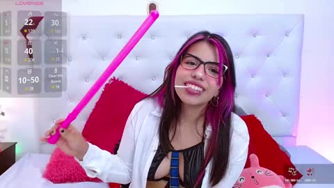 Snapshot of abelladanger_92 chatting on December 2024 04:55:01 AM BELLA online show from December 2024 04:55:01 AM