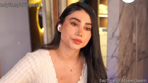 abie_owen online show from September 2025 11:19:01 PM