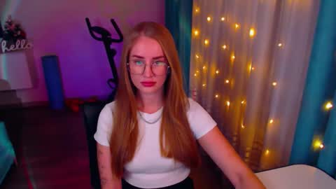 Anna online show from December 2024 06:41:01 PM