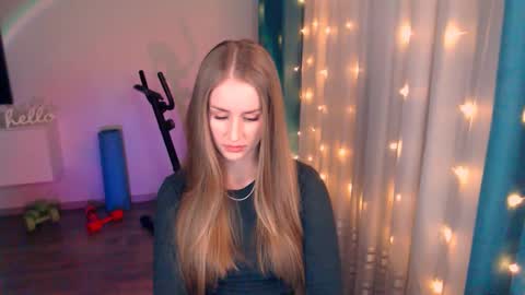 Anna online show from February 2025 06:32:02 PM