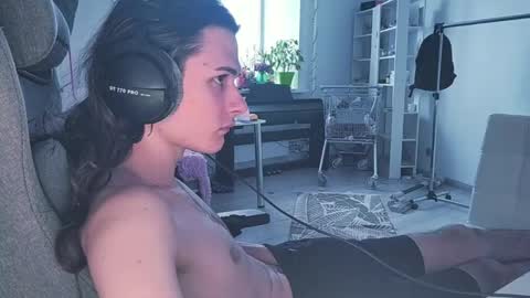 Snapshot of abobus123 chatting on April 2026 12:44:02 PM hi cum in pvt noi extra tip online show from April 2026 12:44:02 PM