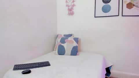 Snapshot of abriil7 chatting on October 2025 03:39:02 AM Abriil online show from October 2025 03:39:02 AM