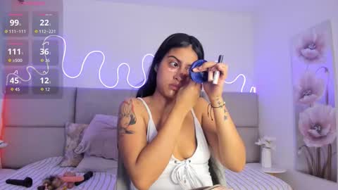 Snapshot of abriill_2 chatting on February 2026 07:28:01 PM ABRIL online show from February 2026 07:28:01 PM