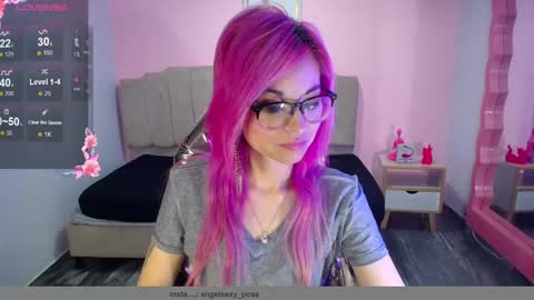 abril_ch_ online show from October 2025 10:49:01 AM