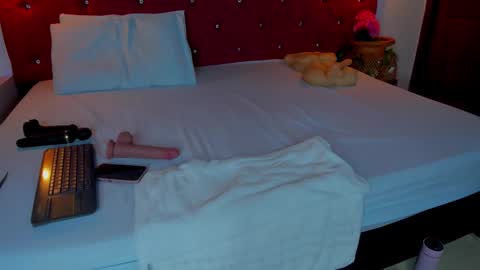 Snapshot of abril_gomez_11 chatting on February 2026 09:40:02 PM abril_gomez_11 online show from February 2026 09:40:02 PM