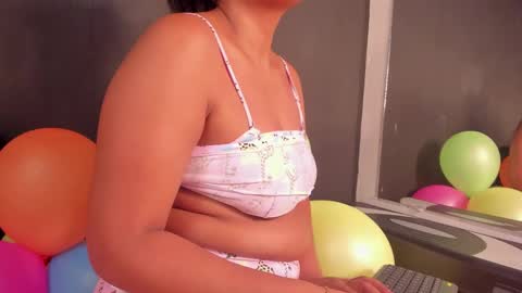 Snapshot of abril_jones10 chatting on January 2025 08:00:01 AM Abril jones online show from January 2025 08:00:01 AM