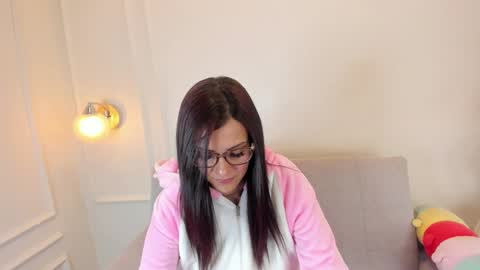 Snapshot of abril_jones10 chatting on February 2025 04:27:01 AM Abril jones online show from February 2025 04:27:01 AM