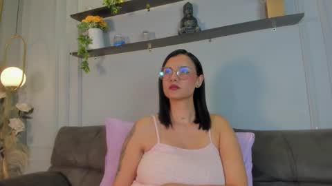 Snapshot of abril_jones10 chatting on October 2025 08:37:01 AM Abril jones online show from October 2025 08:37:01 AM