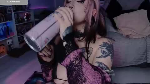 Acid or Iya  vacation November 19 to November 26 online show from October 2025 08:41:01 PM