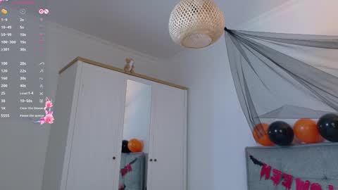 Akia online show from October 2025 07:53:01 AM