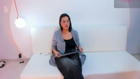    online show from January 2026 01:59:01 PM