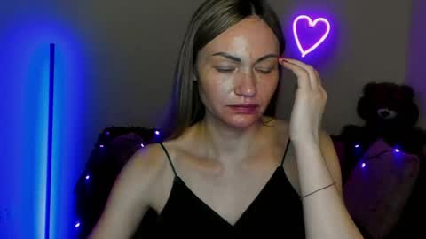 Adalina online show from May 2026 04:04:02 PM