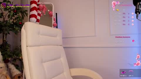 Snapshot of adalyn_glow chatting on December 2024 12:44:01 PM Adalyn online show from December 2024 12:44:01 PM