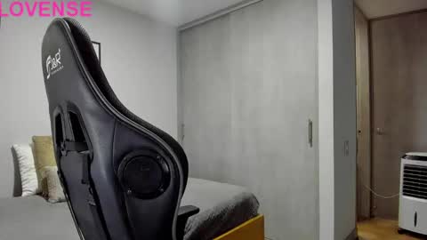 adam clarke online show from October 2025 09:04:02 PM