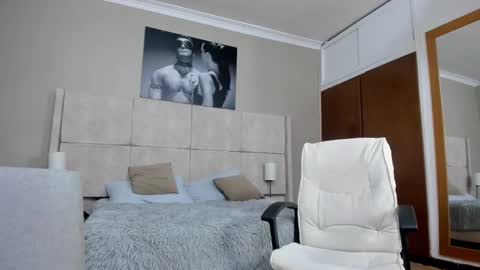 adam_piarse online show from October 2025 11:09:02 AM