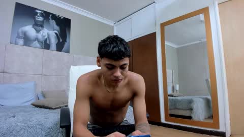 adam_piarse online show from October 2025 04:01:01 AM