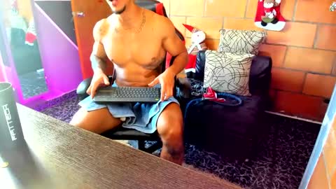 Adam Valencia online show from December 2024 05:44:01 PM