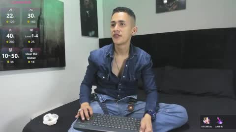 adam_walker_1 online show from April 2026 06:10:01 PM