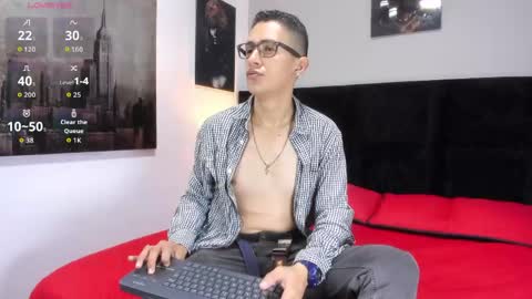 adam_walker_1 online show from May 2026 03:31:02 PM