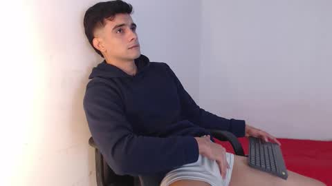 Hello guys excuse my absence I will be absent for several days for health reasons I hope you understand thank you very much. online show from October 2025 07:27:02 AM