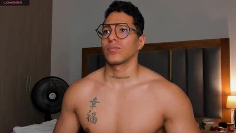 adambrocs1 online show from March 2025 08:37:02 AM