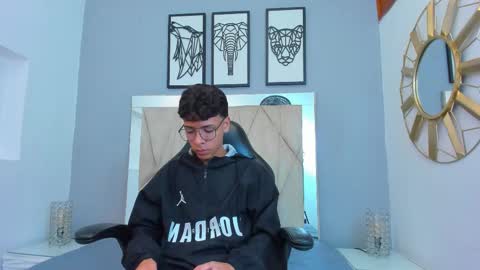 Adams Bobby online show from November 2025 11:32:01 AM