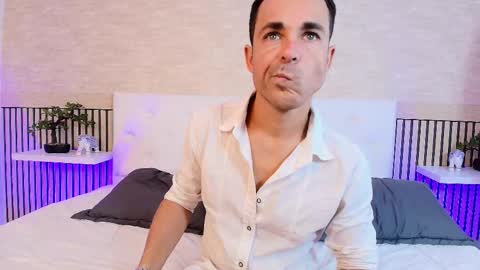 Im Adams Sanz online show from March 2026 07:30:01 PM