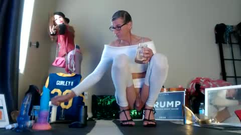 TaylorSexbot online show from December 2024 06:48:01 PM