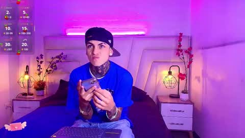 AdamsWalkerr  online show from February 2026 12:33:01 PM