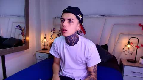 AdamsWalkerr  online show from February 2026 12:42:01 PM