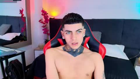 AdamsWalkerr  online show from April 2026 01:26:01 PM