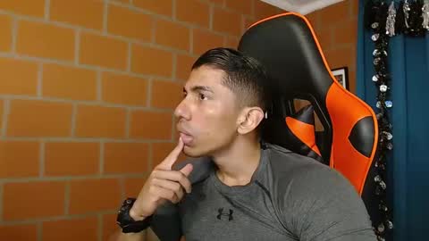 Adan Sin online show from February 2025 07:10:02 PM