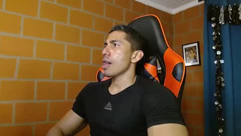 Adan Sin online show from March 2025 08:05:01 PM